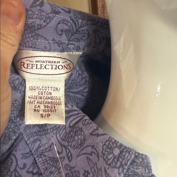 NWT northern reflections size small 100% cotton Purple Paisley Button-Up Shirt - Picture 7 of 7